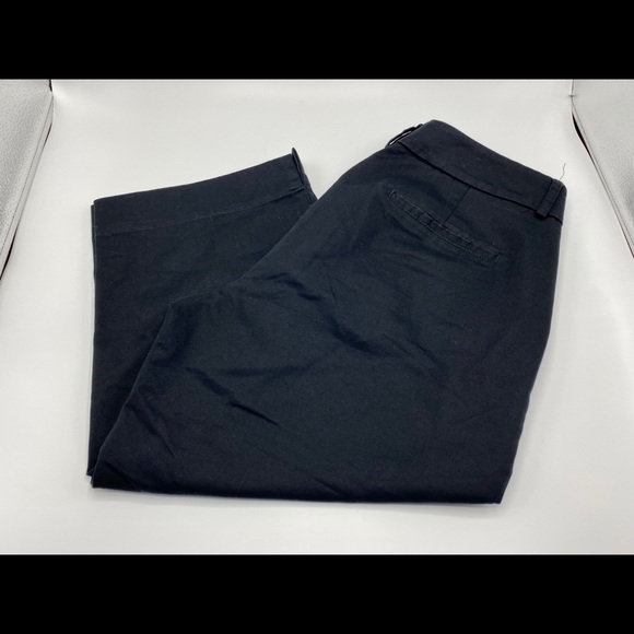 Dockers Womens 8 Petite Black Capris 
